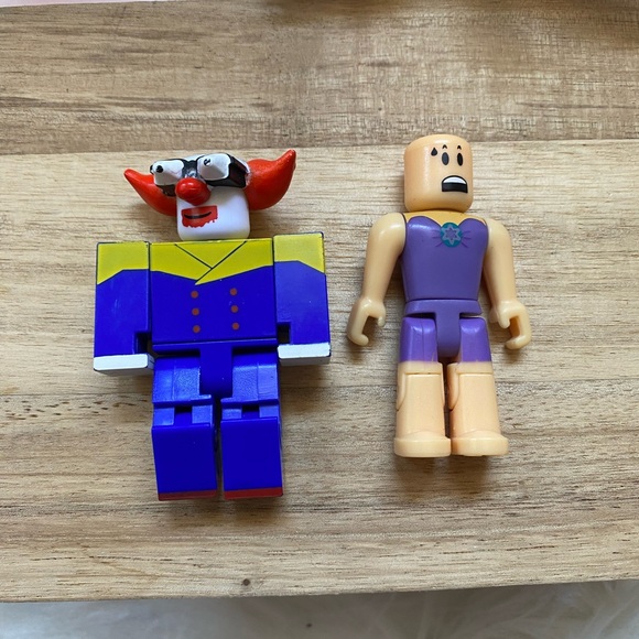 Roblox Figure Bundle - Sharkbite Swimmer & Werewolf Clown Toy Mini Figures - Picture 3 of 3